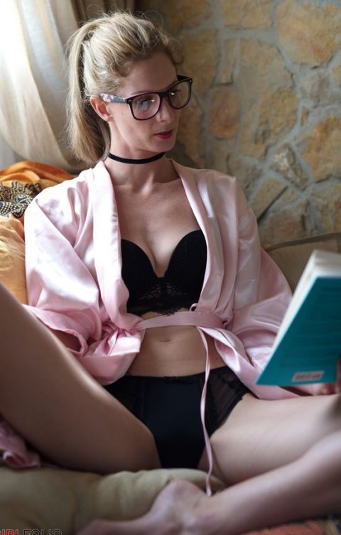 GirlFolio | Rebecca Leah – A Weekend with Rebecca #3 – You Cant beat a Good | 107x